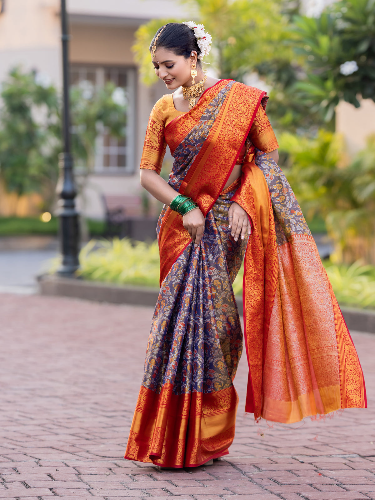 Nebula Grey Kanjivaram Silk Weaving Saree